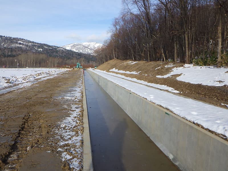 幌加内地区　幌加内幹線用水路雨煙別南工区工事